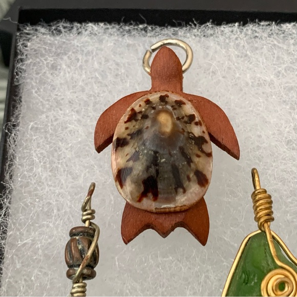 Vintage Pendants Turtle Shell Seaglass - Picture 2 of 8